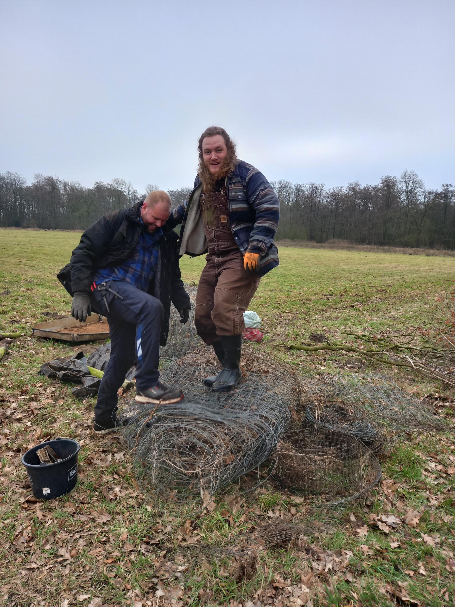 Jonge Rewilders aan het onthekken in KB