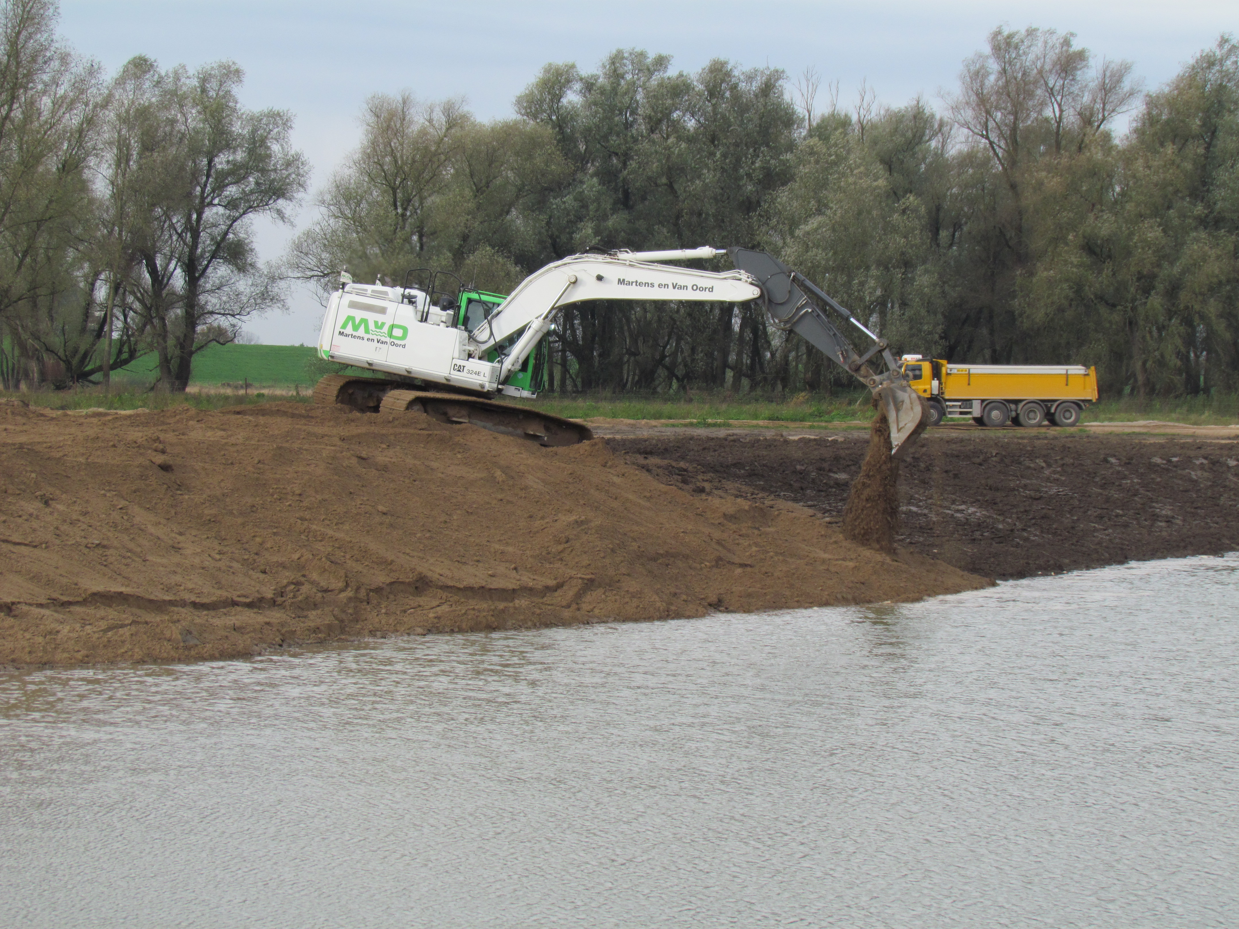 Martens en Van Oord werkt in de Beuningse Uiterwaarden