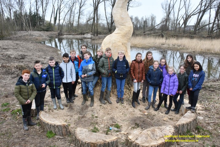 Basisschool-leerlingen van 't Bijenveld in de Ooijse Graaf