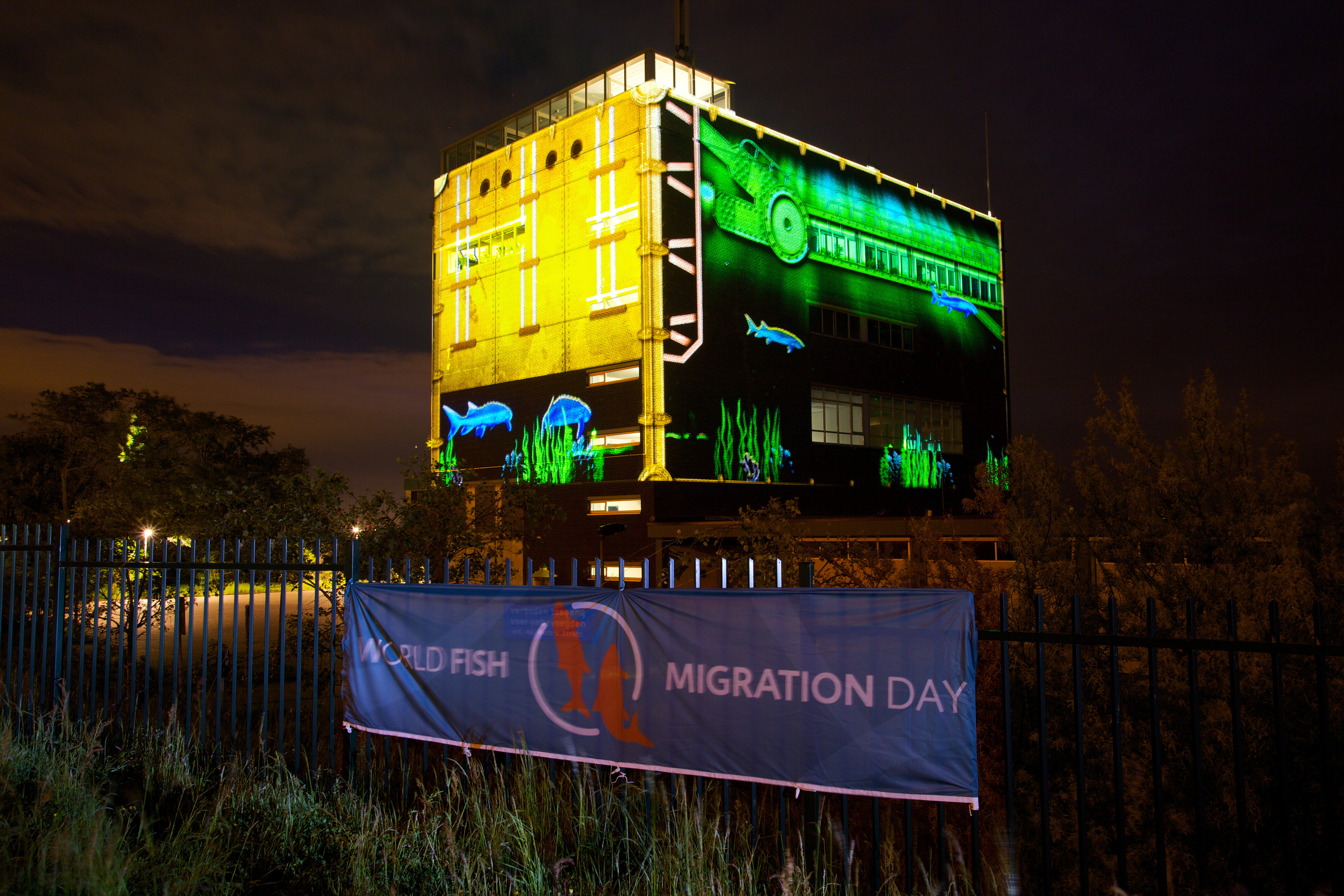 Lichtprojectie bij de Haringvlietsluizen in Stellendam