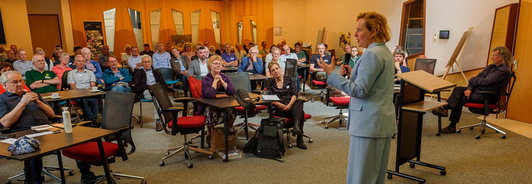 Gedeputeerde van de Provincie Noord-Brabant Hagar Roijackers is verheugd met 125 hectare nieuwe natuur. 