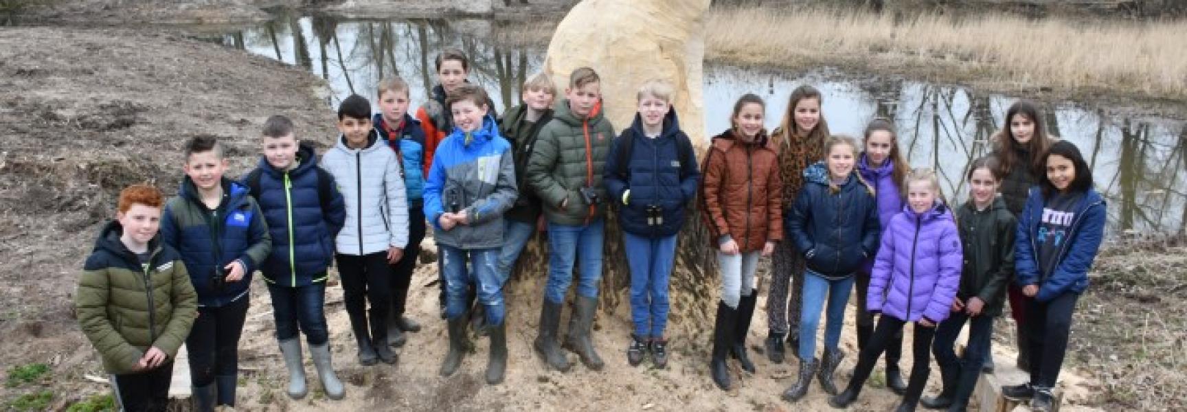 Basisschool-leerlinggen van 't Bijenveld in de Ooijse Graaf