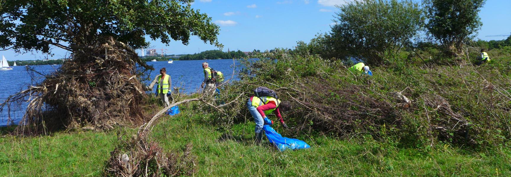 Hoogwater-opruimactie in RivierPark Maasvallei