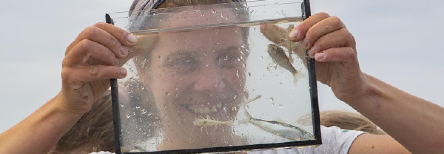 Tessa Yanover met de vangst van de dag 