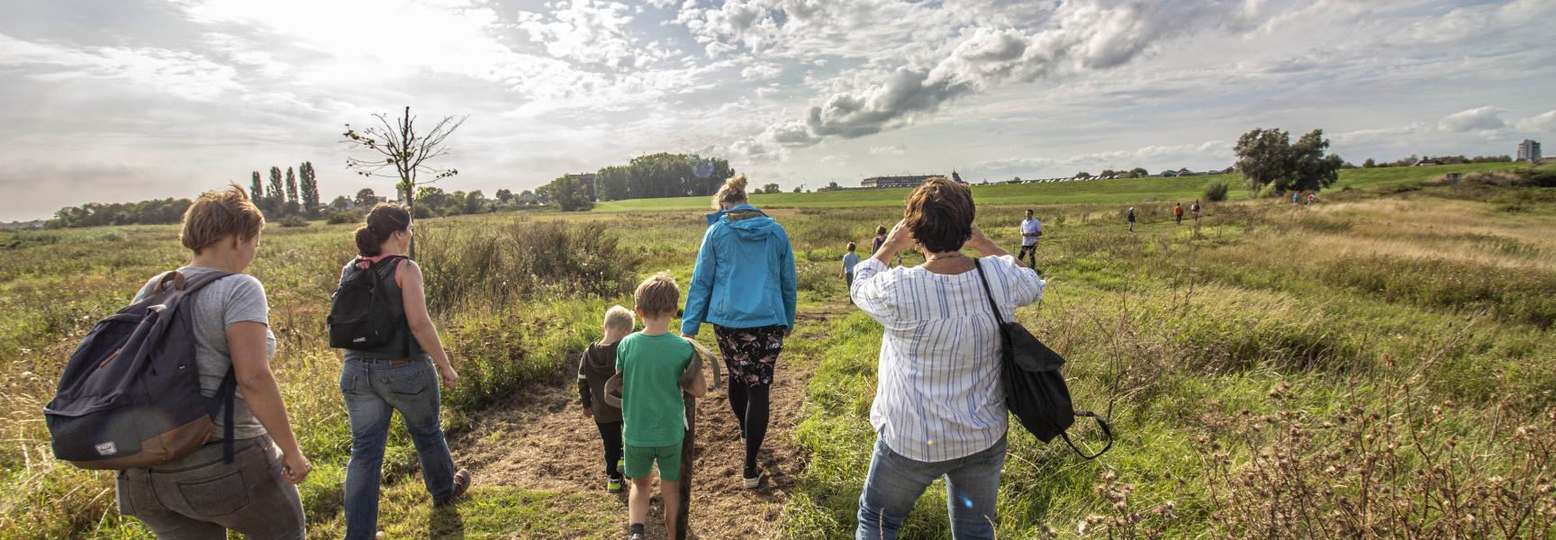 Omwonenden van de Kleine Willemswaard genieten van het nieuwe natuurgebied. Bron: Emmie Nuijen