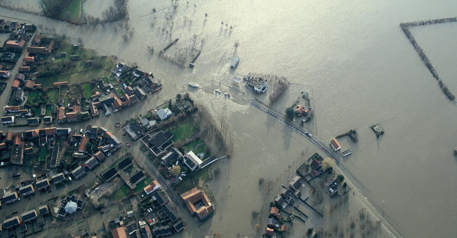 Hoogwater Roosteren 1993 Beeldbank Rijkswaterstaat