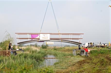 Plaatsing Kerke Brökske over Tungelroyse Beek